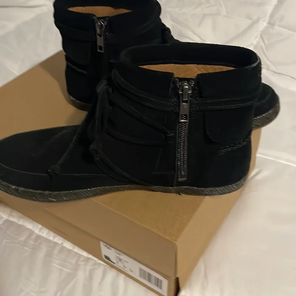 EUC Ugg Moccasins 7 - Picture 3 of 8